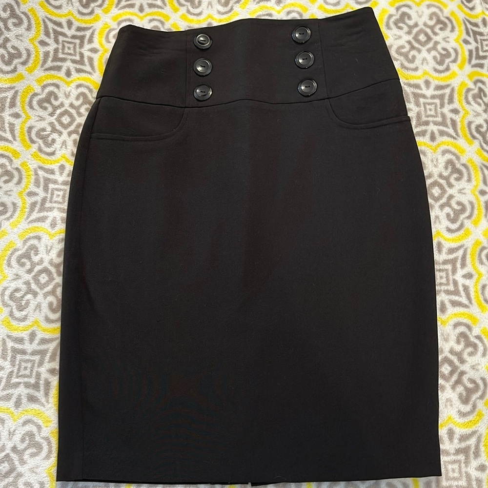 BCX black pencil skirt with button details and zipper - size 5
